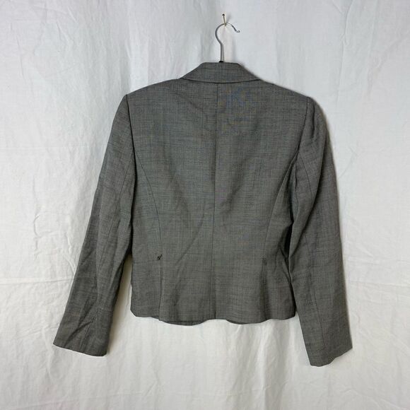TAHARI -Lightweight Career Blazer - Picture 5 of 6